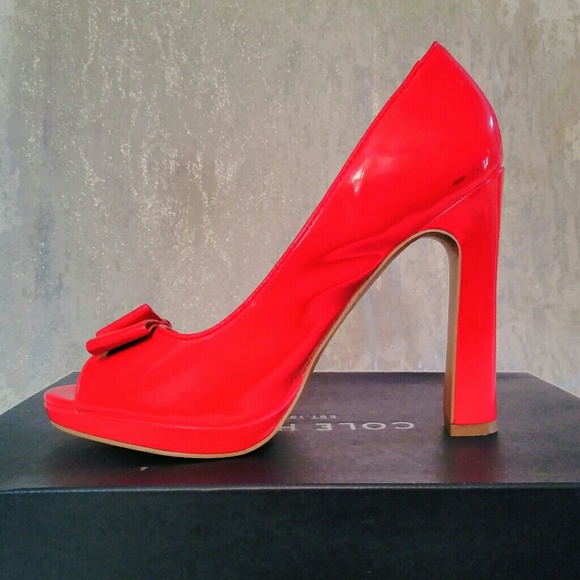 JESSICA SIMPSON 6.5 GLOSSY RED HEELS w BOW ACCENTS flare thick heel open toe - Picture 3 of 9